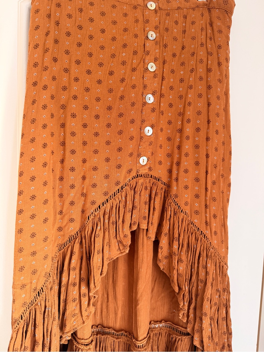 Shyanne Rust Button-Front High-Low Ruffle Maxi Skirt - Picture 2 of 3
